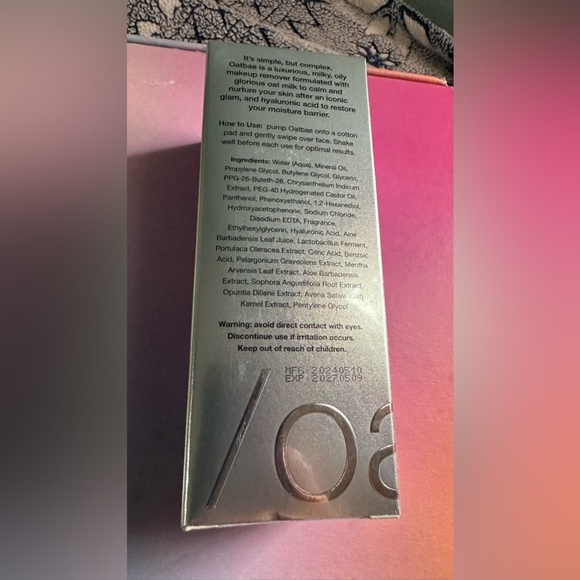 Hyaluronic Oat Milk Oil Makeup Remover - Picture 2 of 5